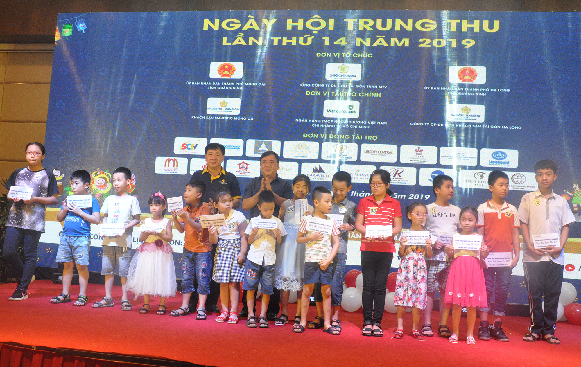 Saigontourist: Trao hơn 1.000 suất quà trung thu cho thiếu nhi