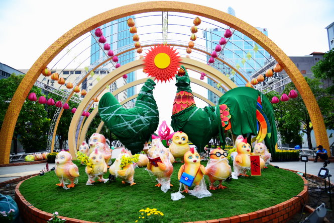 Ngắm đường hoa Nguyễn Huệ Tết Đinh Dậu 2017 trước khai mạc