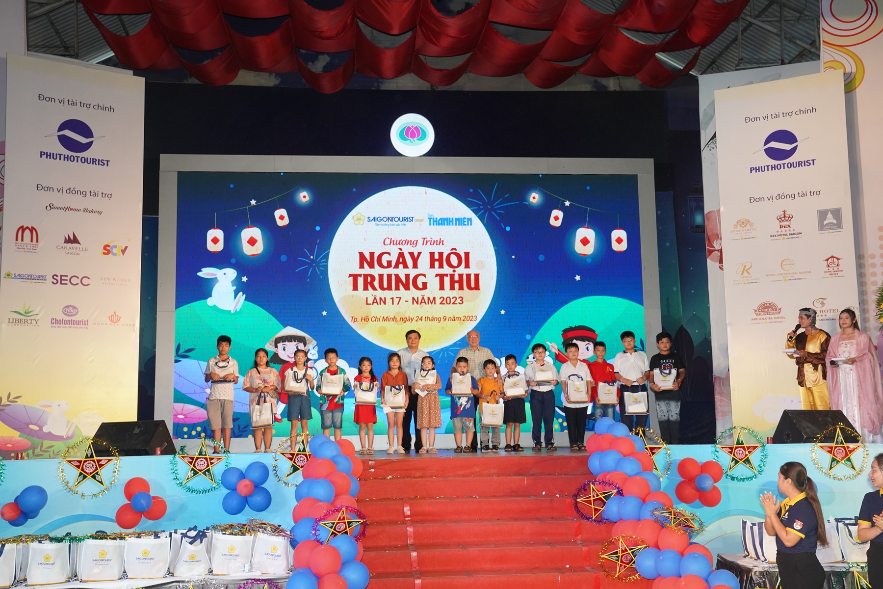 SAIGONTOURIST GROUP MANG NGÀY HỘI TRUNG THU ĐẾN VỚI TRẺ EM HOÀN CẢNH KHÓ KHĂN
