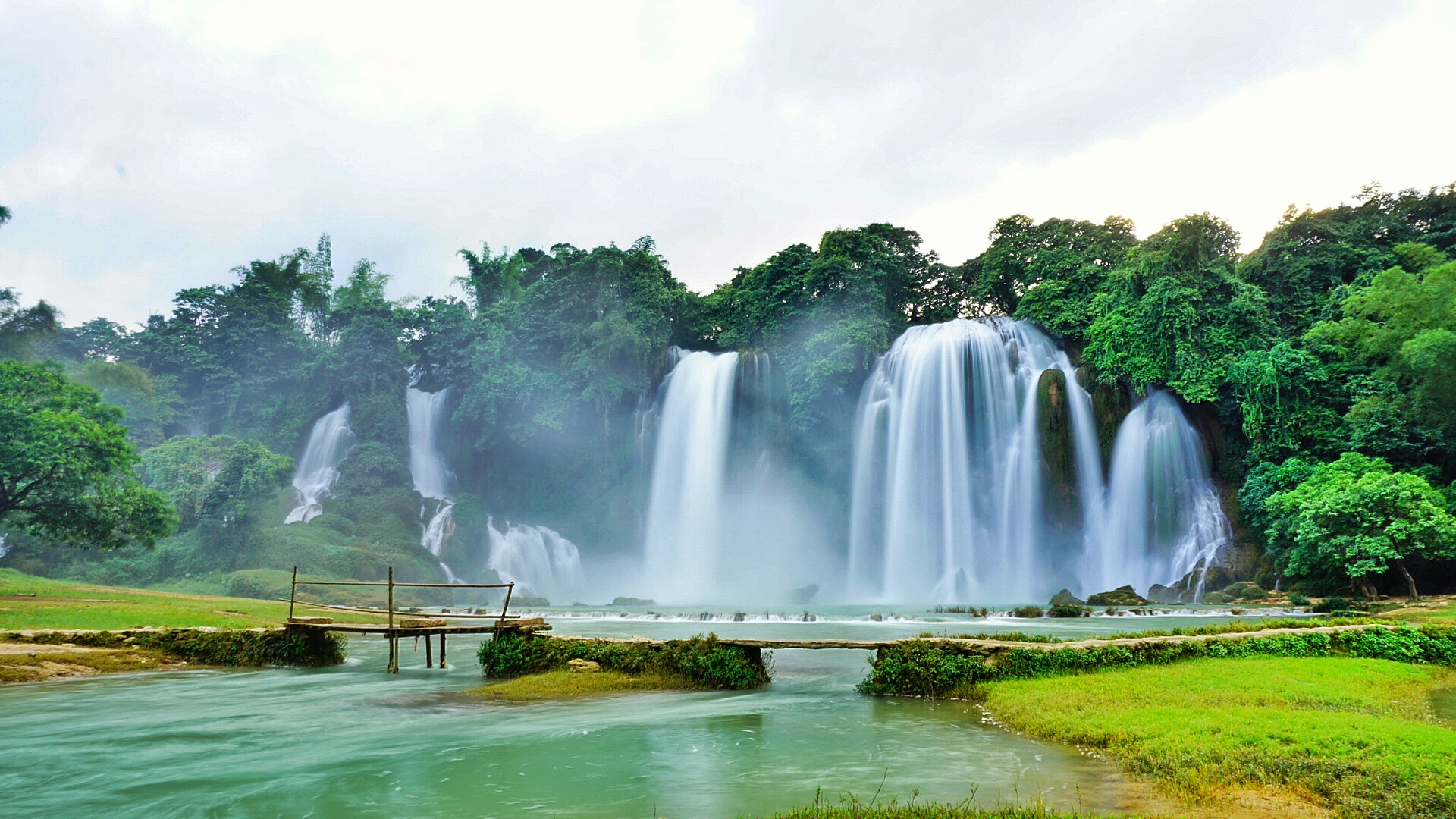 Ban Gioc Waterfall in early winter